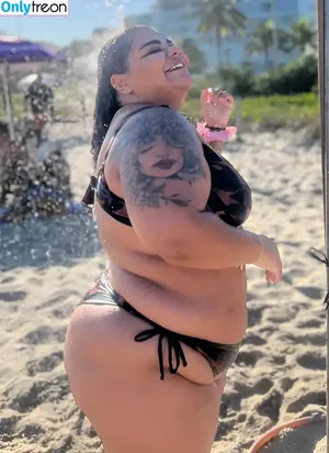 Flora Cruz / floracruzoficial / tianacruz nude photo #0019