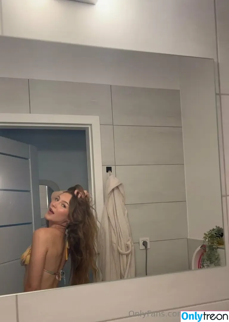 florabnyy nude photo #0091 (floraacole)