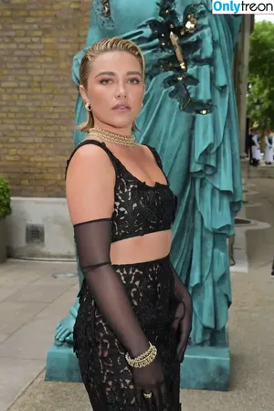 Florence Pugh / florencepugh nude photo #0053