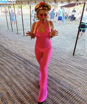 Florence Pugh / florencepugh nude photo #0107