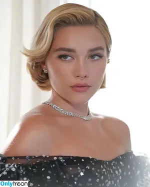 Florence Pugh / florencepugh nude photo #0119
