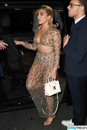 Florence Pugh / florencepugh nude photo #0130