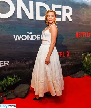 Florence Pugh / florencepugh nude photo #0159