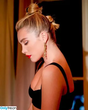 Florence Pugh / florencepugh nude photo #0183
