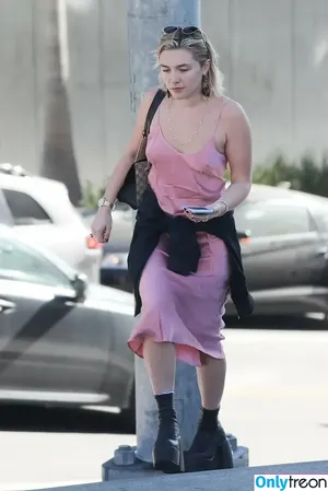 Florence Pugh / florencepugh nude photo #0191