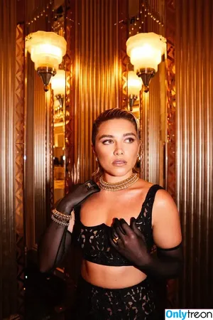 Florence Pugh / florencepugh nude photo #0322