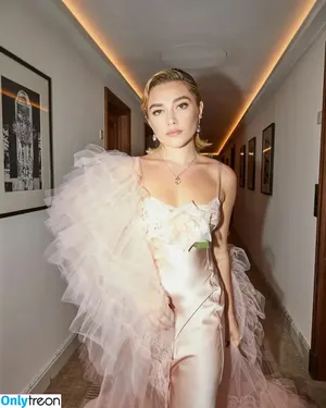Florence Pugh / florencepugh nude photo #0333
