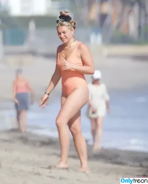 Florence Pugh / florencepugh nude photo #0389