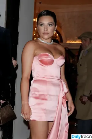 Florence Pugh / florencepugh nude photo #0404