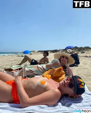 Florence Pugh / florencepugh nude photo #0514