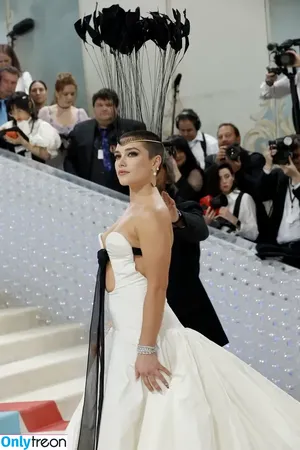 Florence Pugh / florencepugh nude photo #0549