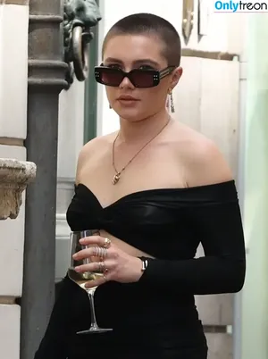 Florence Pugh / florencepugh nude photo #0578