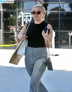 Florence Pugh / florencepugh nude photo #0865