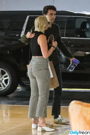 Florence Pugh / florencepugh nude photo #0867