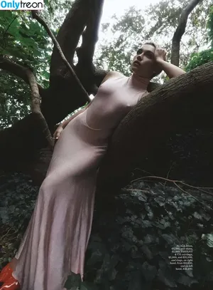 Florence Pugh / florencepugh nude photo #0877