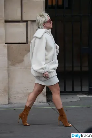 Florence Pugh / florencepugh nude photo #0995