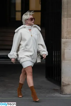 Florence Pugh / florencepugh nude photo #0996