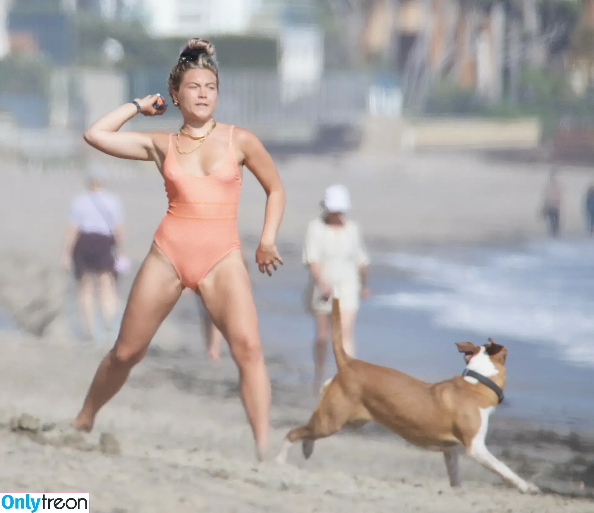 Florence Pugh nude photo #0098 (florencepugh)