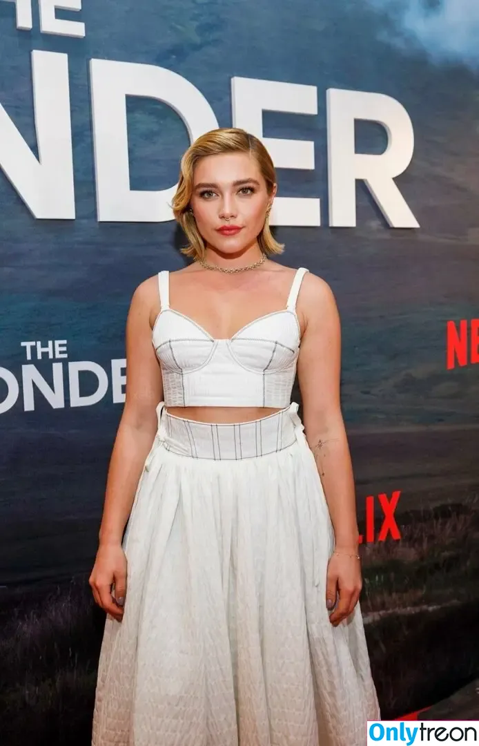 Florence Pugh nude photo #0158 (florencepugh)