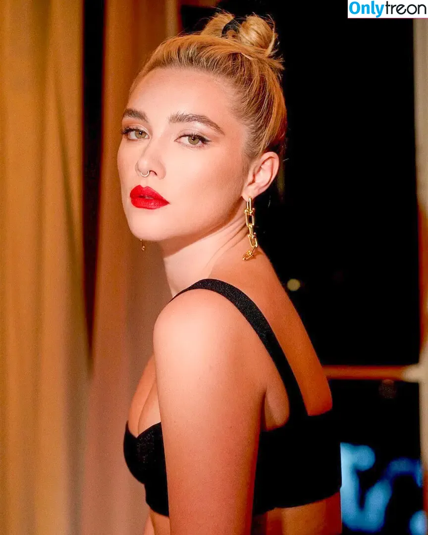 Florence Pugh nude photo #0184 (florencepugh)