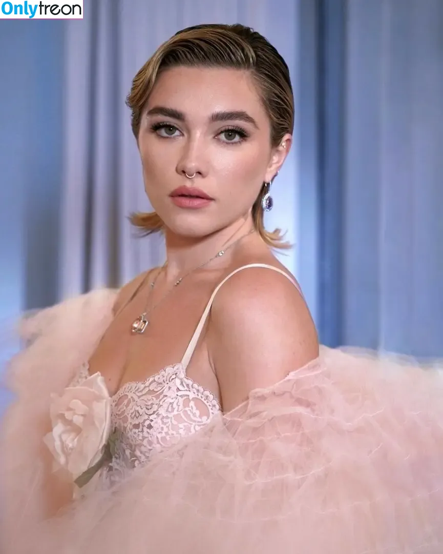 Florence Pugh nude photo #0285 (florencepugh)