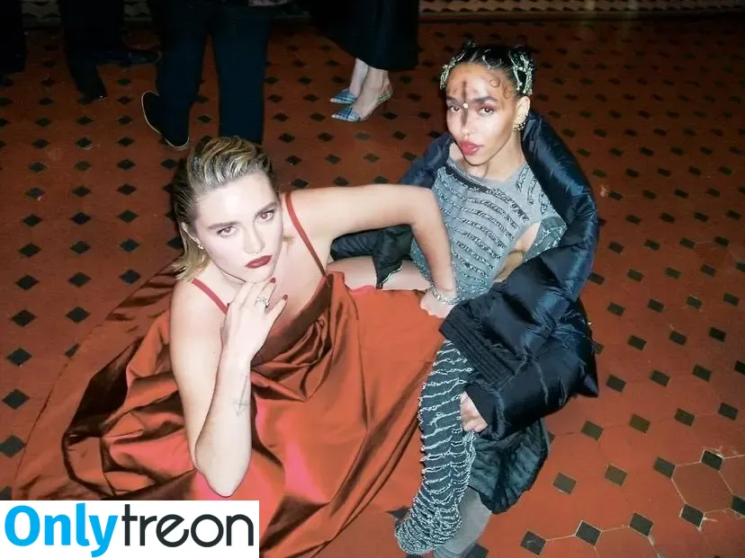 Florence Pugh nude photo #0327 (florencepugh)