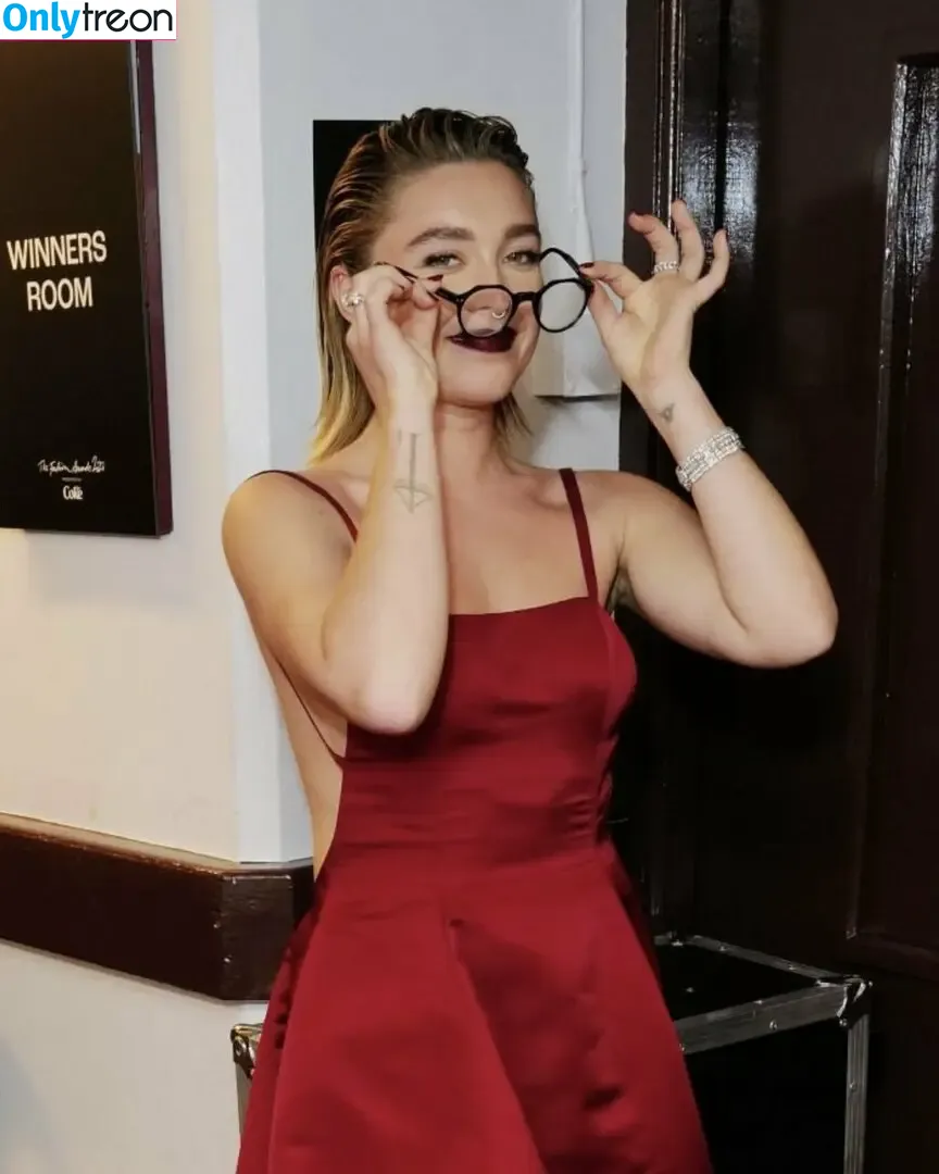 Florence Pugh nude photo #0328 (florencepugh)