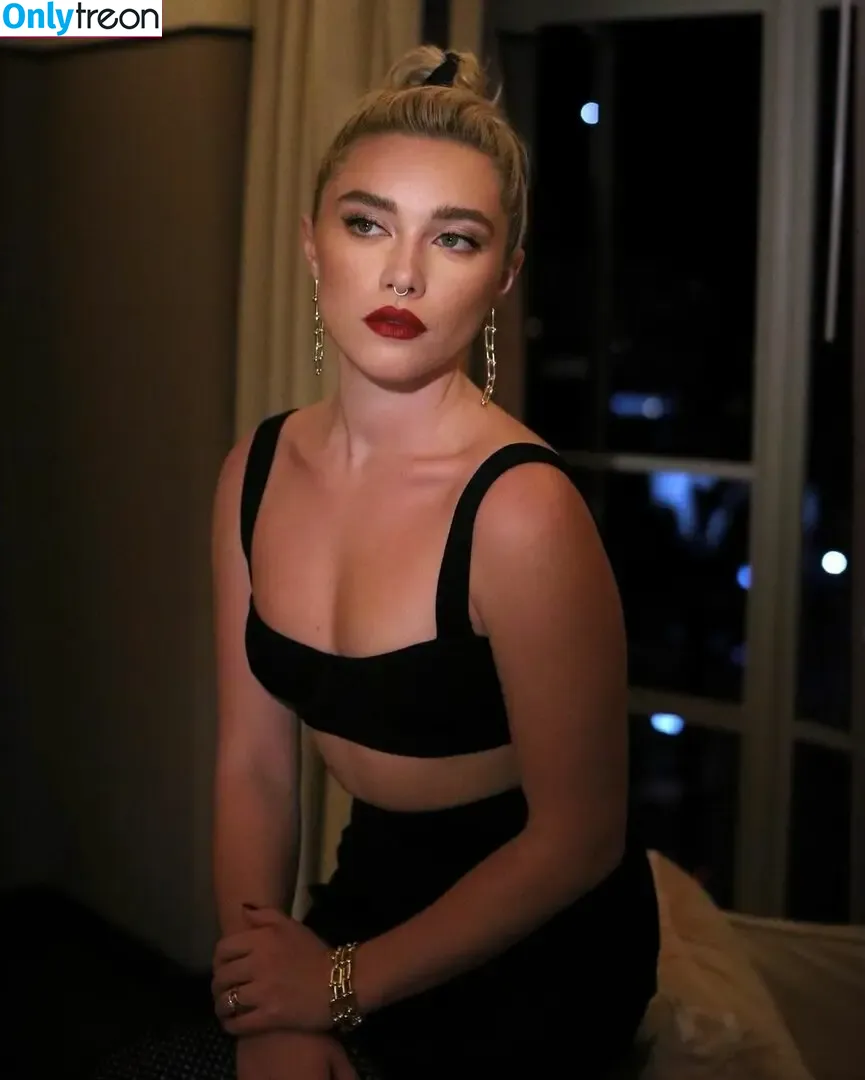 Florence Pugh nude photo #0346 (florencepugh)