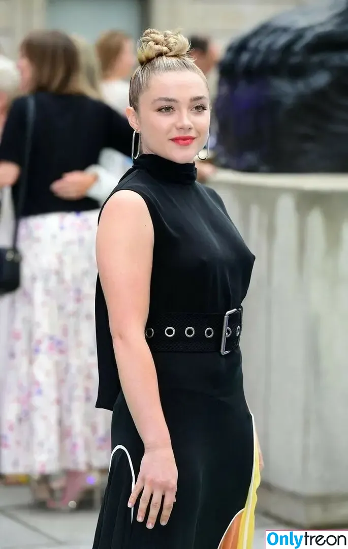 Florence Pugh nude photo #0408 (florencepugh)