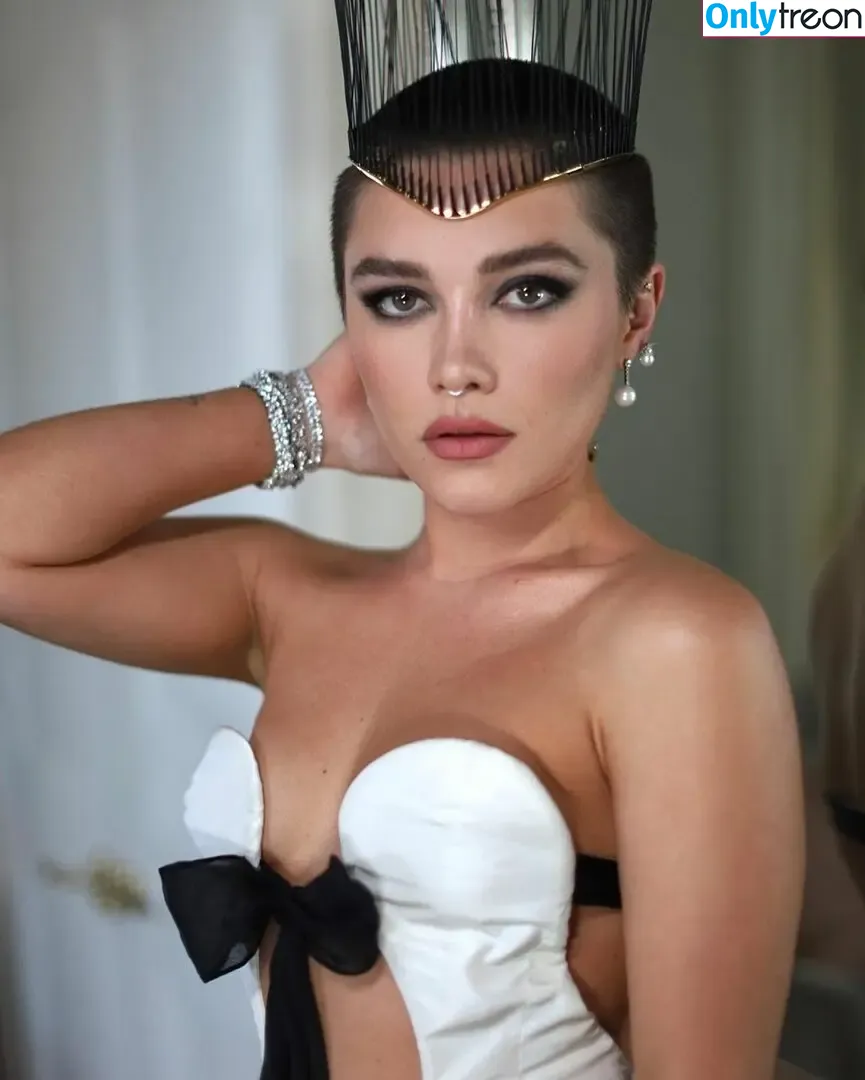 Florence Pugh nude photo #0565 (florencepugh)