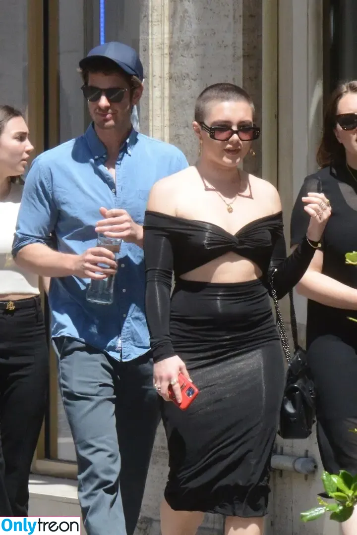 Florence Pugh nude photo #0572 (florencepugh)