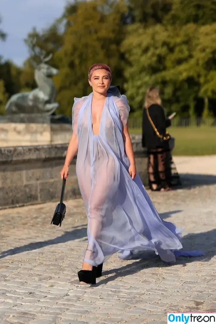 Florence Pugh nude photo #0613 (florencepugh)