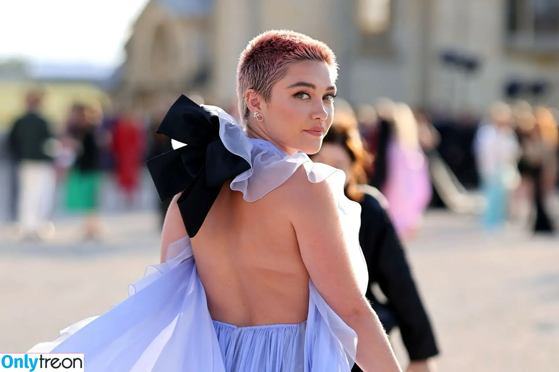 Florence Pugh nude photo #0619 (florencepugh)