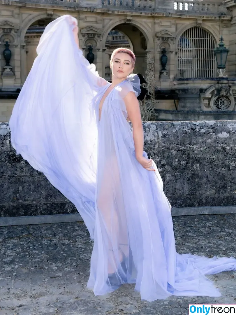 Florence Pugh nude photo #0663 (florencepugh)