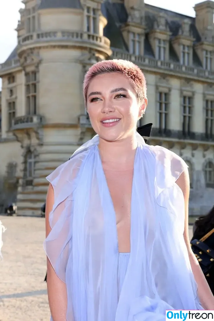 Florence Pugh nude photo #0670 (florencepugh)
