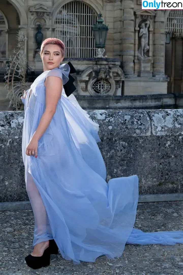 Florence Pugh nude photo #0672 (florencepugh)