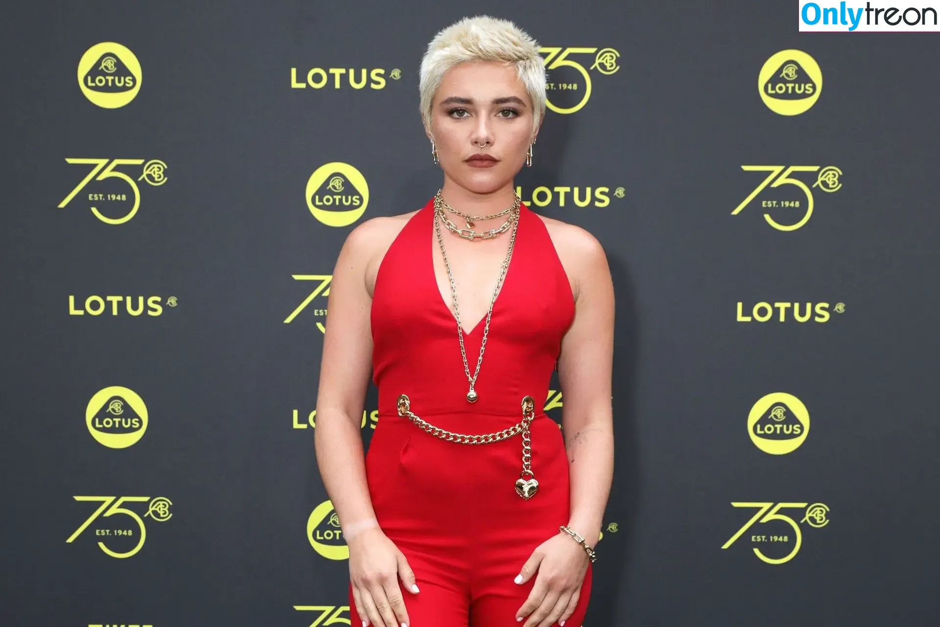 Florence Pugh nude photo #0762 (florencepugh)