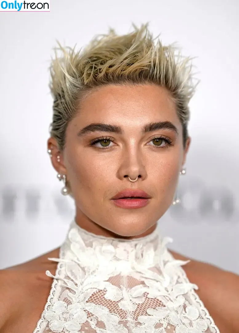 Florence Pugh nude photo #0815 (florencepugh)