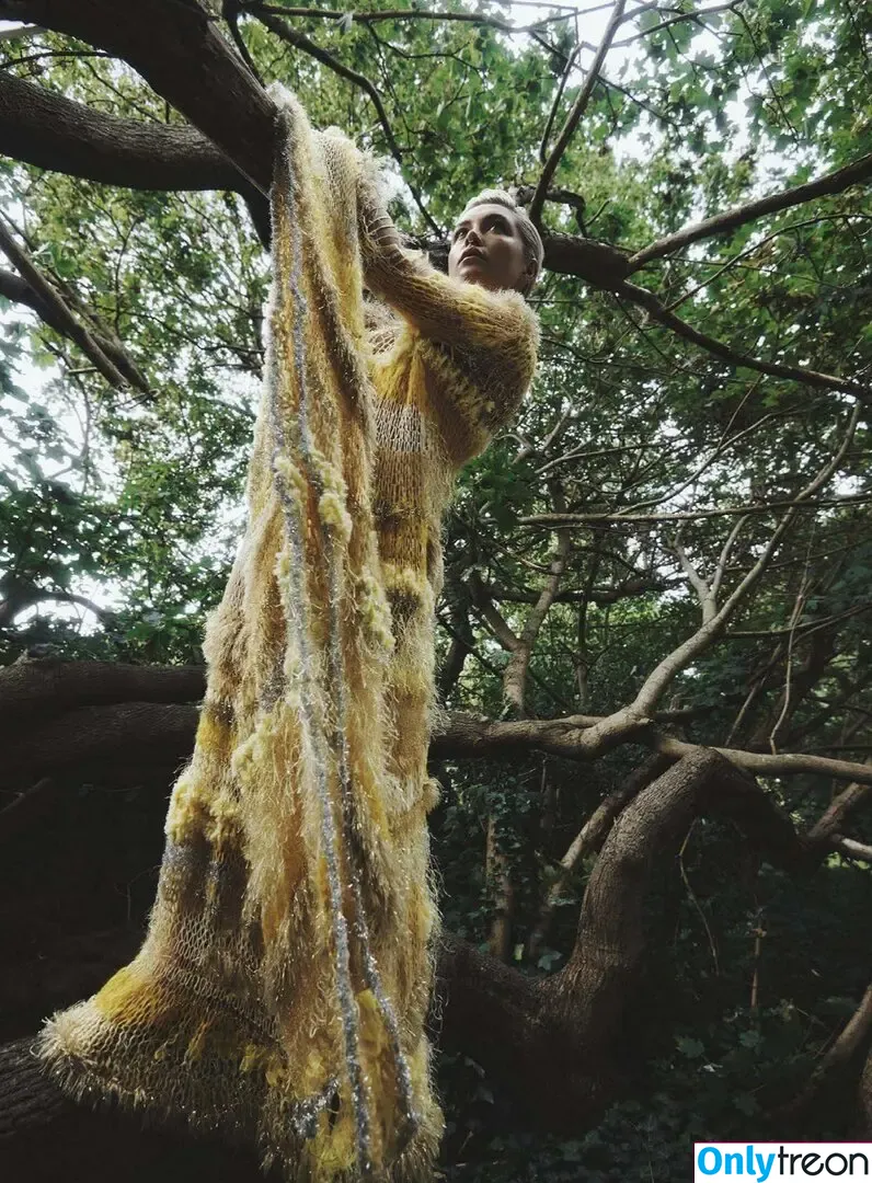 Florence Pugh nude photo #0879 (florencepugh)
