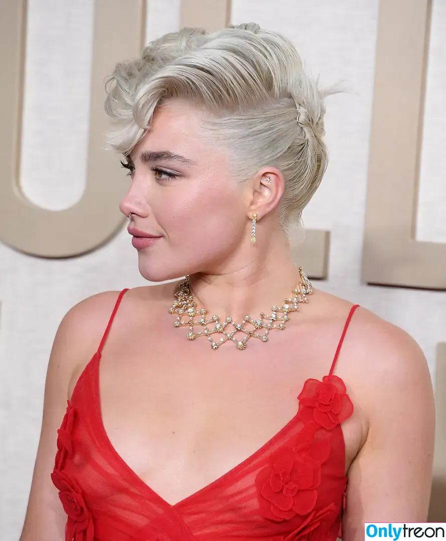 Florence Pugh nude photo #0972 (florencepugh)