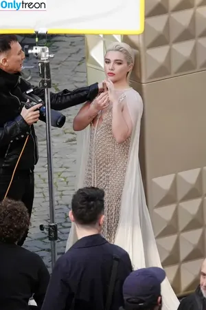 Florence Pugh / florencepugh nude photo #1021