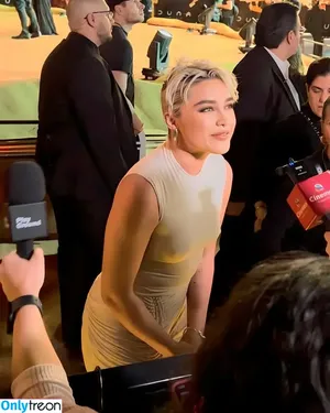 Florence Pugh / florencepugh nude photo #1070