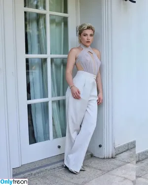 Florence Pugh / florencepugh nude photo #1104