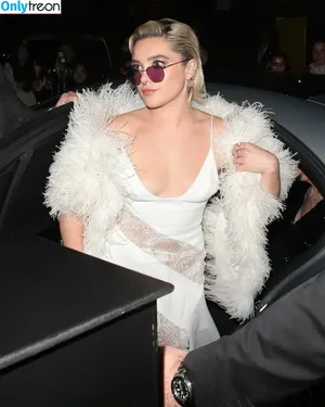 Florence Pugh / florencepugh nude photo #1129
