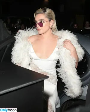 Florence Pugh / florencepugh nude photo #1132