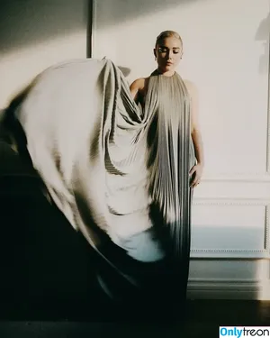 Florence Pugh / florencepugh nude photo #1164