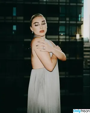 Florence Pugh / florencepugh nude photo #1165