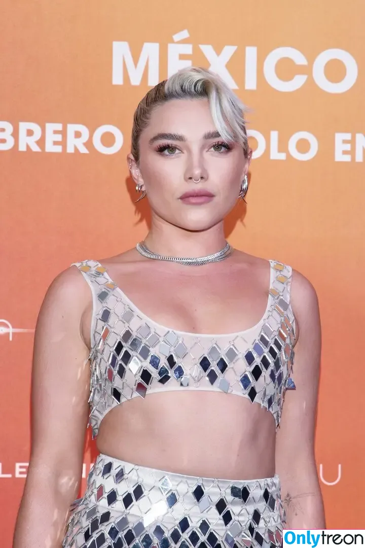 Florence Pugh nude photo #1081 (florencepugh)