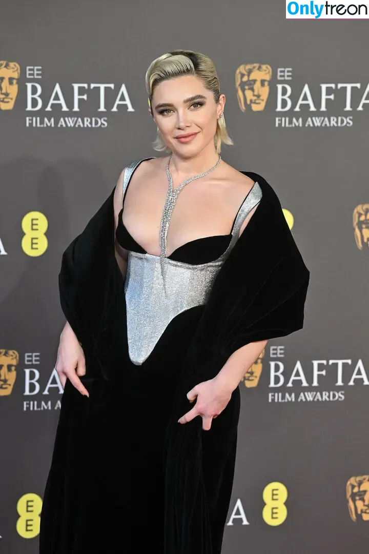 Florence Pugh nude photo #1118 (florencepugh)