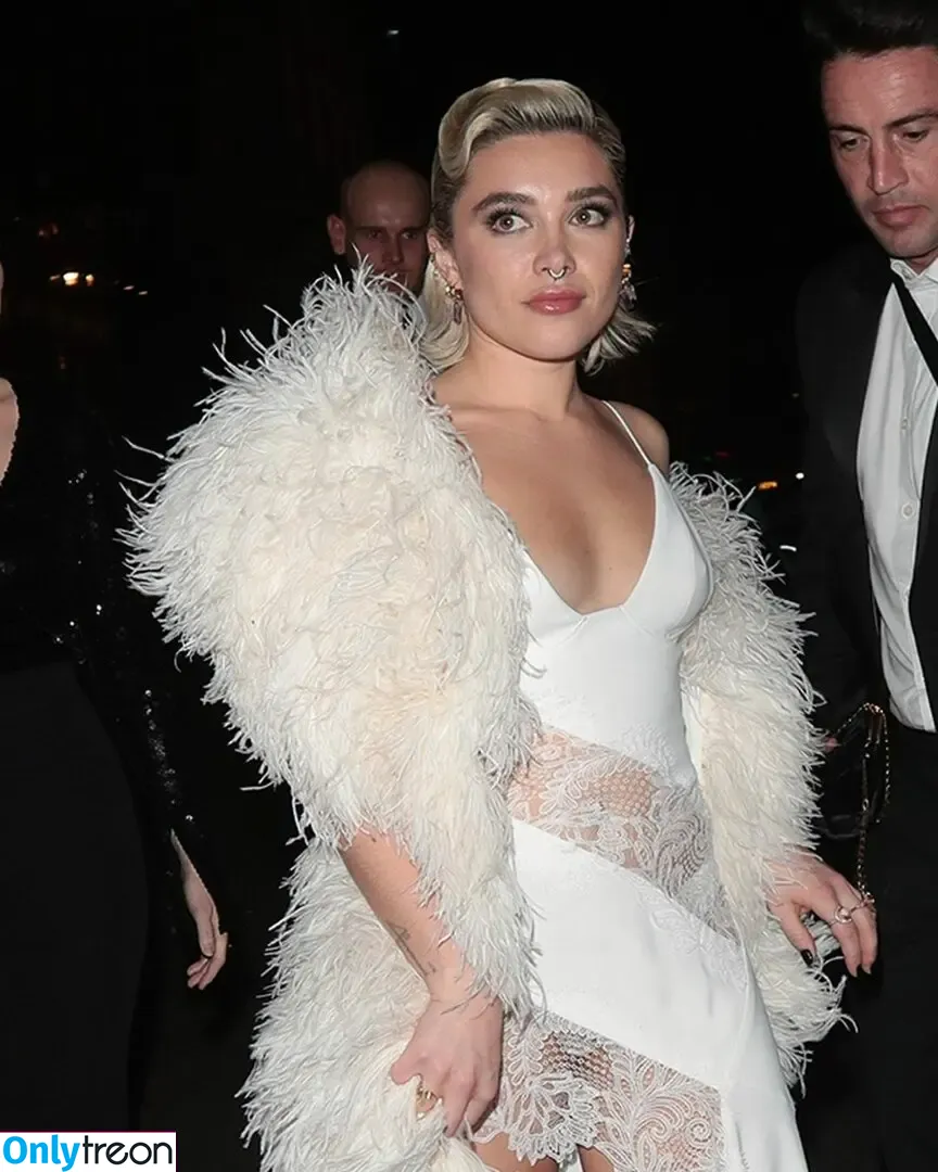 Florence Pugh nude photo #1131 (florencepugh)